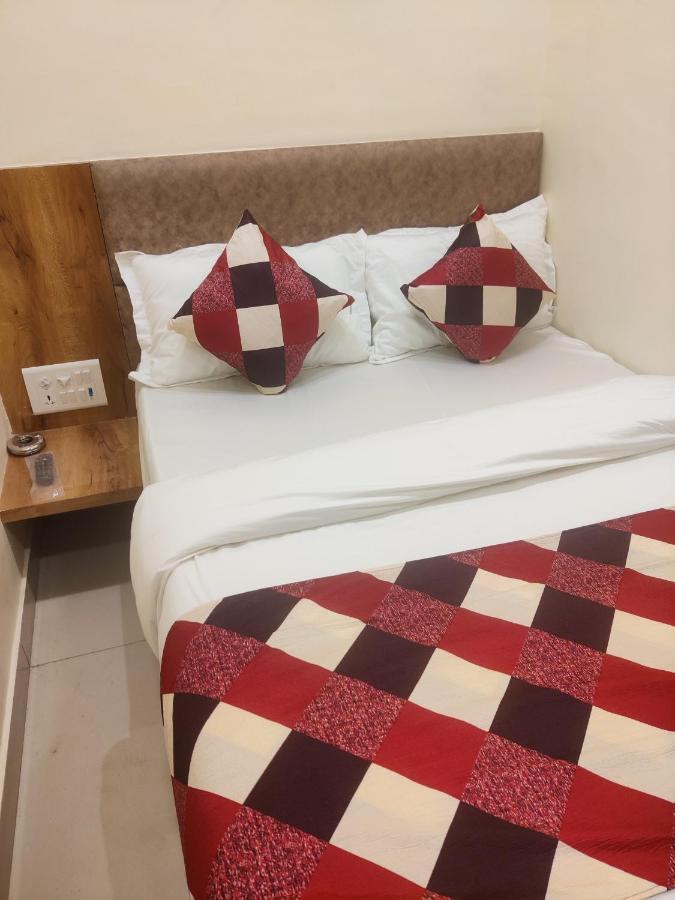 Bkc Corporate Hostel Ac Dormitory มุมไบ ภายนอก รูปภาพ
