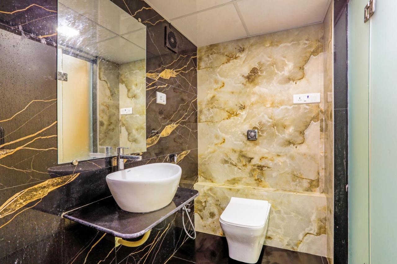 Bkc Corporate Hostel Ac Dormitory มุมไบ ภายนอก รูปภาพ